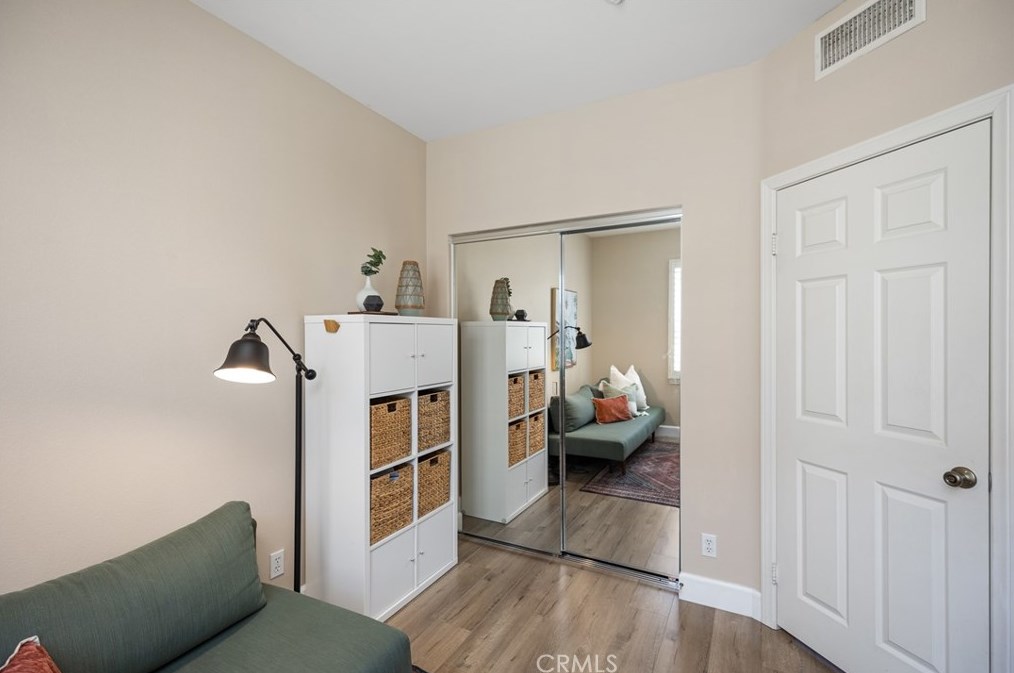 48 Dovetail, Irvine CA  92603-4202 exterior