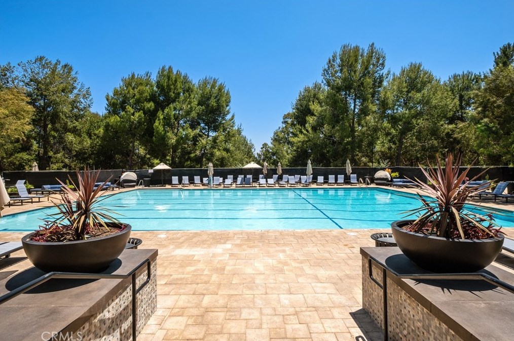 48 Dovetail, Irvine CA  92603-4202 exterior