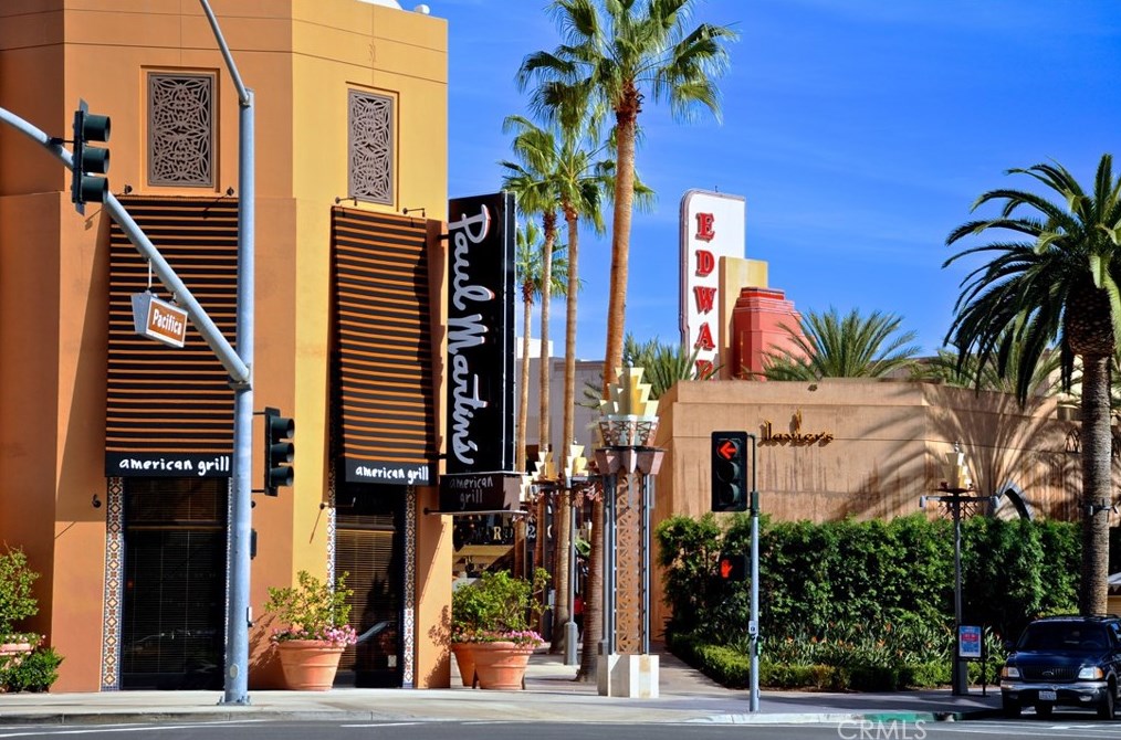 48 Dovetail, Irvine CA  92603-4202 exterior