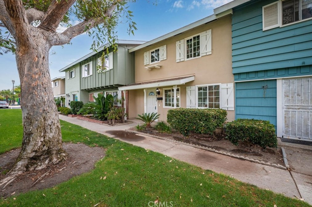 19855 Coventry Ln, Huntington Beach, CA 92646