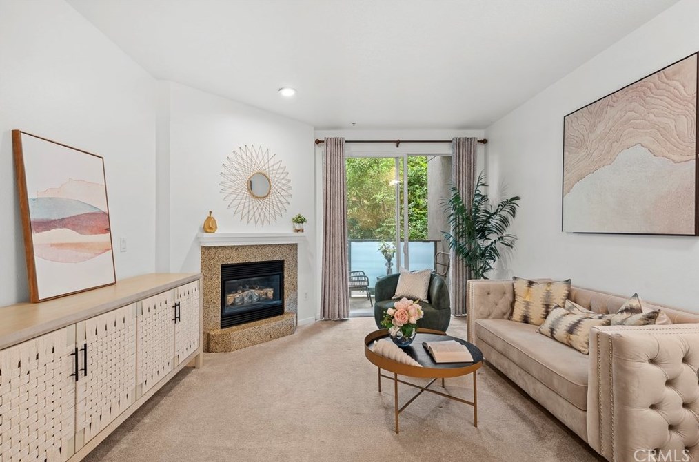 160 S Hudson Ave #212, Pasadena, CA 91101