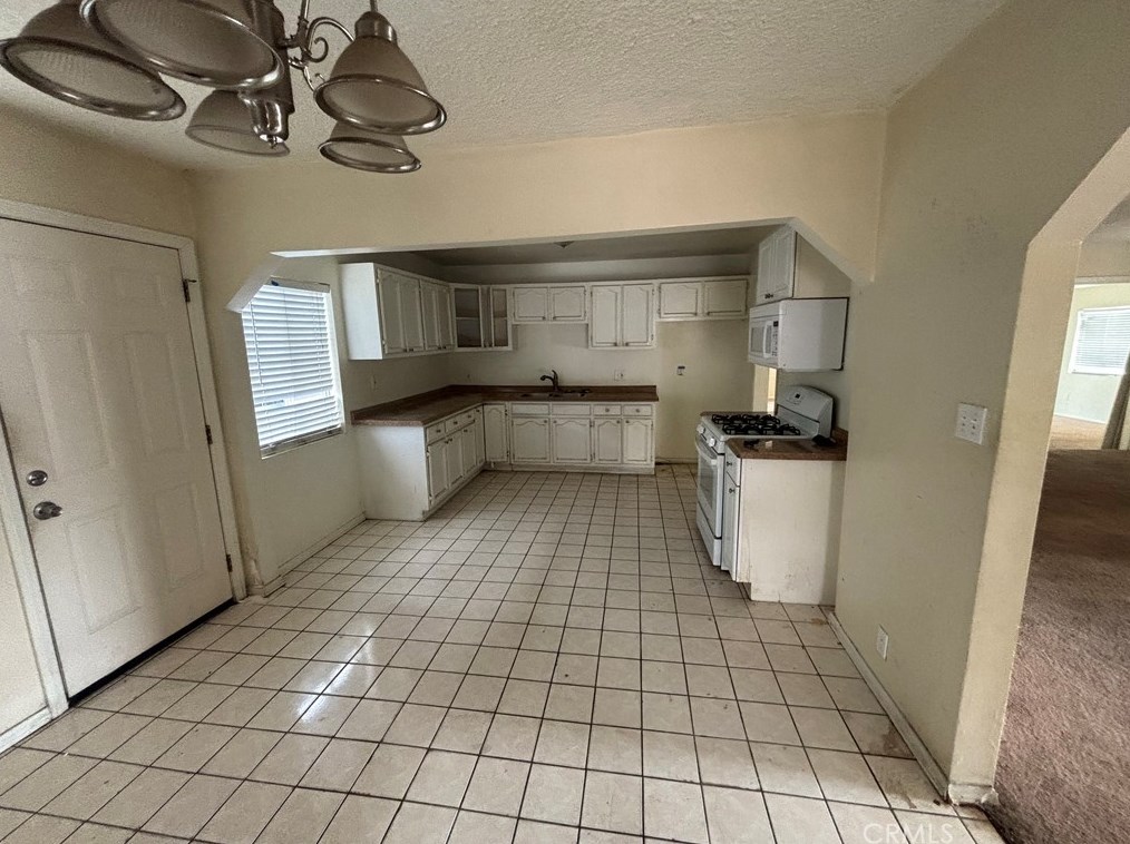 21503 Moneta Ave, Long Beach, CA 90745