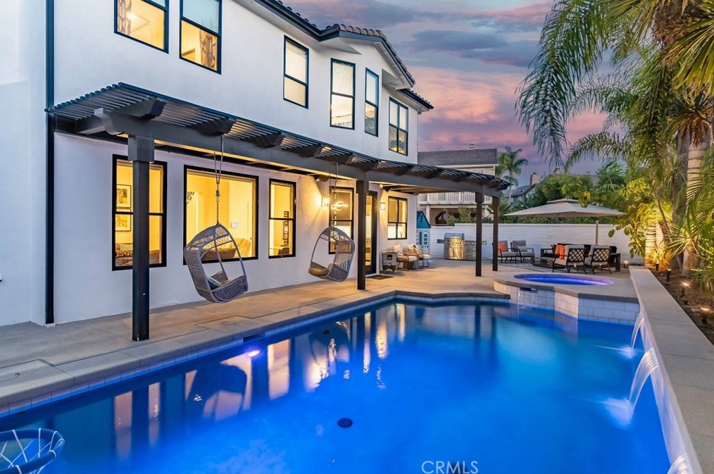 19105 Chandon Ln, Huntington Beach, CA 92648