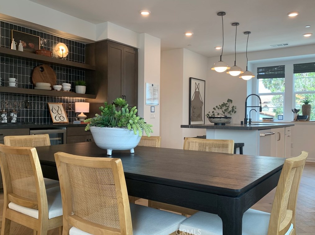 3673 Elm Ave, Long Beach CA 90807-3401 exterior