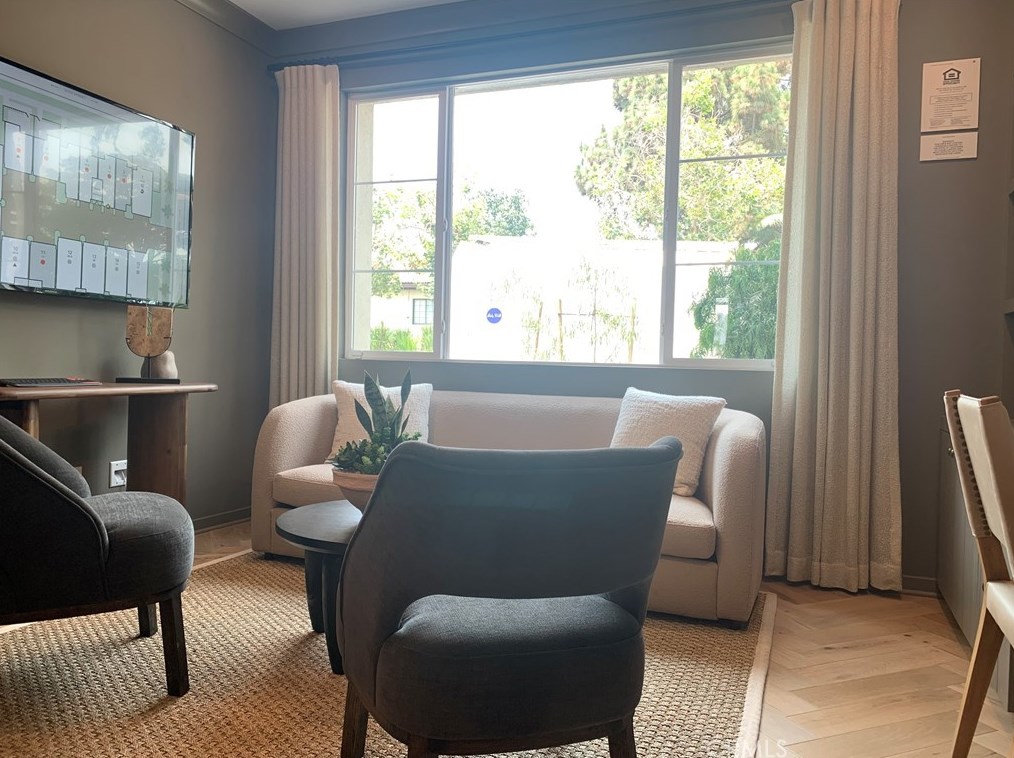 3673 Elm Ave, Long Beach CA 90807-3401 exterior