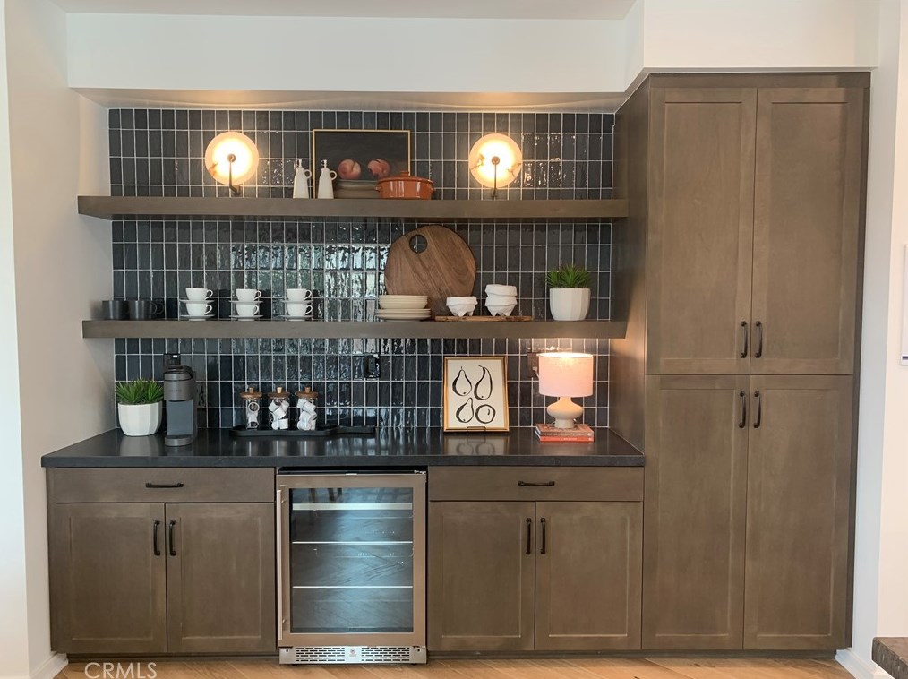 3673 Elm Ave, Long Beach CA 90807-3401 exterior