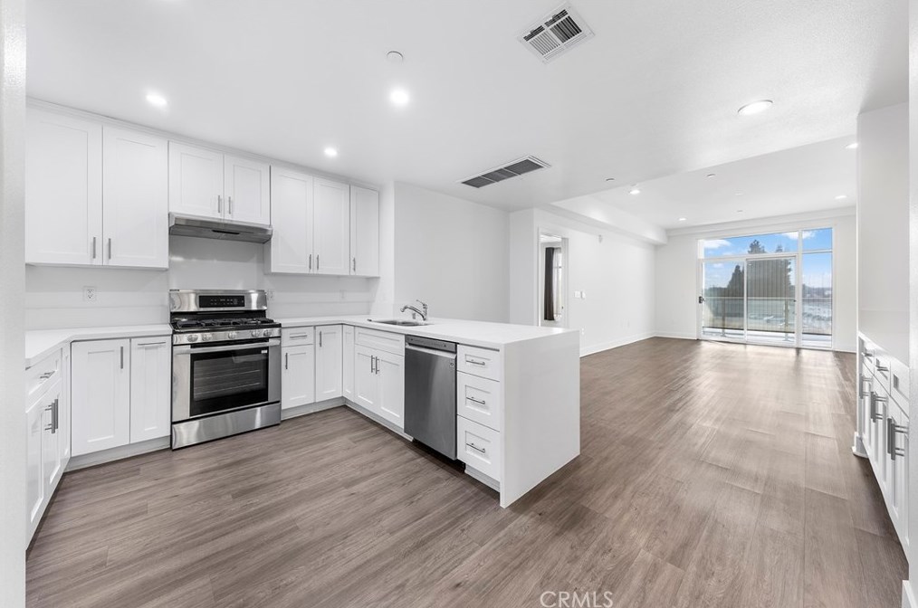 56 Duarte Rd, Arcadia, CA 91006-6918