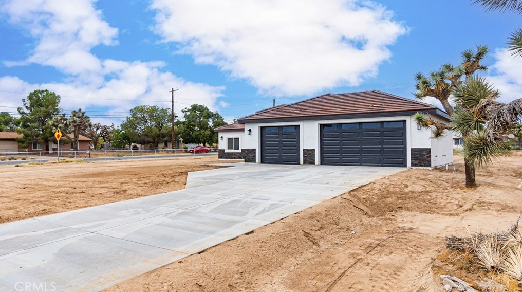 10584 Lincoln Ave, Hesperia, CA 92345