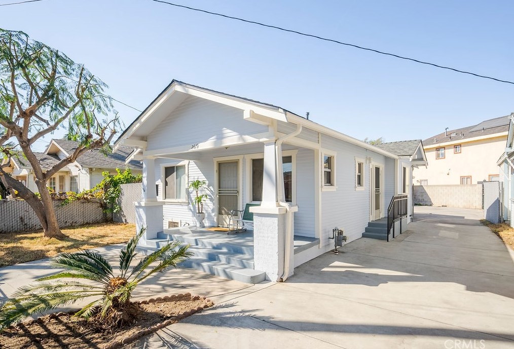 2619 15th St, Long Beach, CA 90804-1435