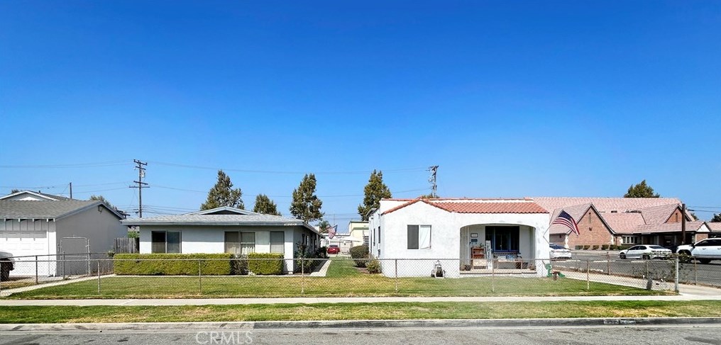 7883 16th St, Westminster, CA 92683-4427