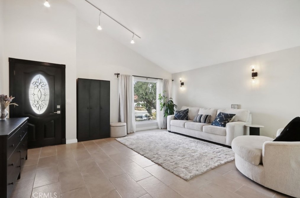 3552 Sego St, Irvine CA 92606-2624 exterior