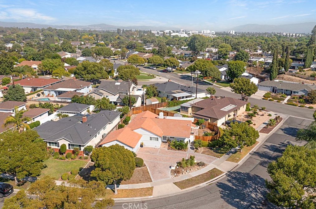 910 Oakdale Ave, Fullerton, CA 92831