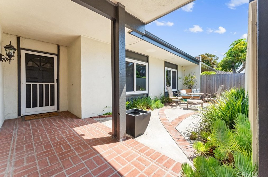 29662 Quigley Dr, Laguna Beach, CA 92677