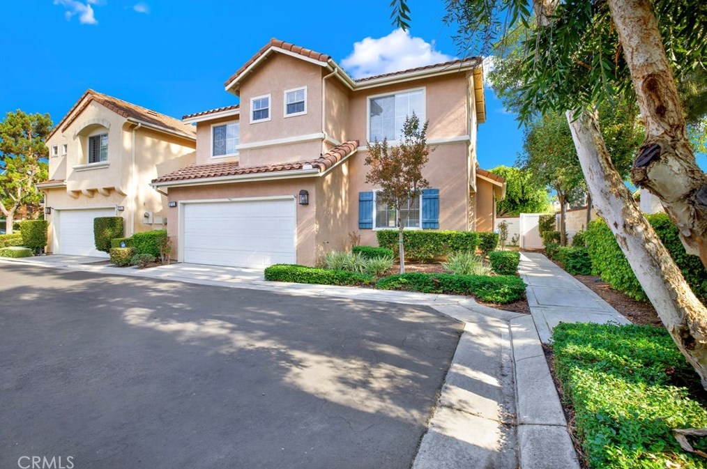 2711 Lathrop Ct, Tustin, CA 92782