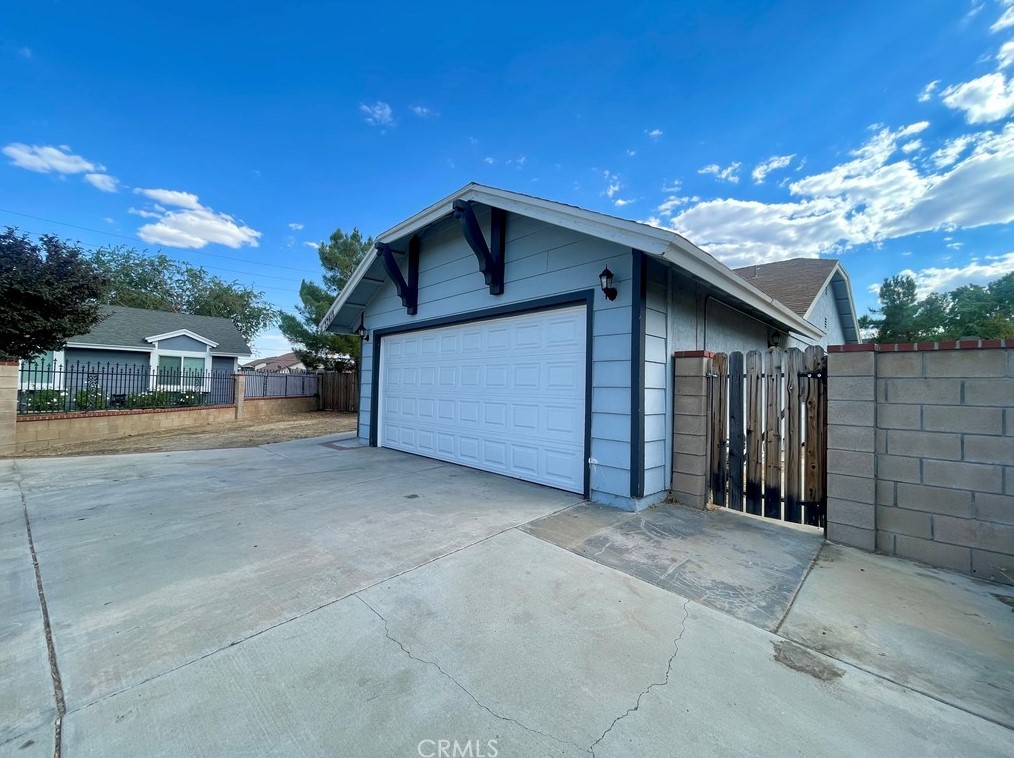 37418 Birch Tree Ln, Palmdale, CA 93550