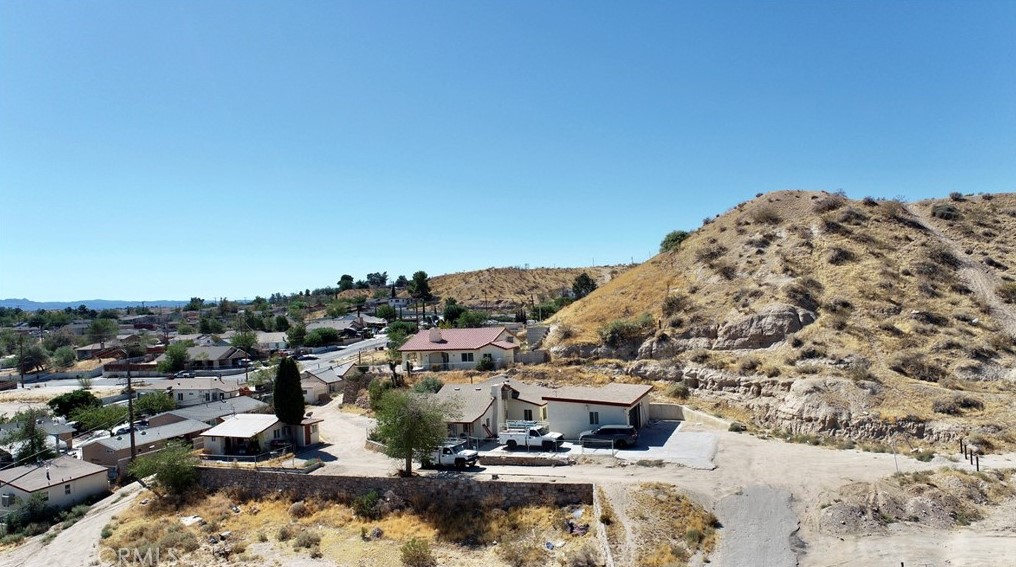 15564 1st St, Victorville, CA 92395
