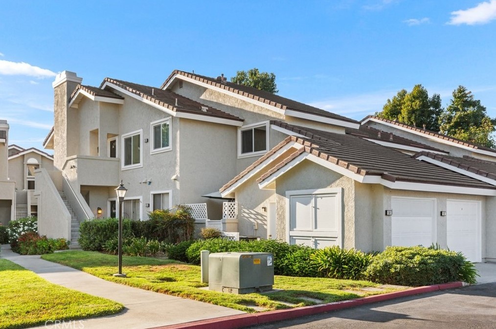 56 Greenmoor, Irvine, CA 92614-7475