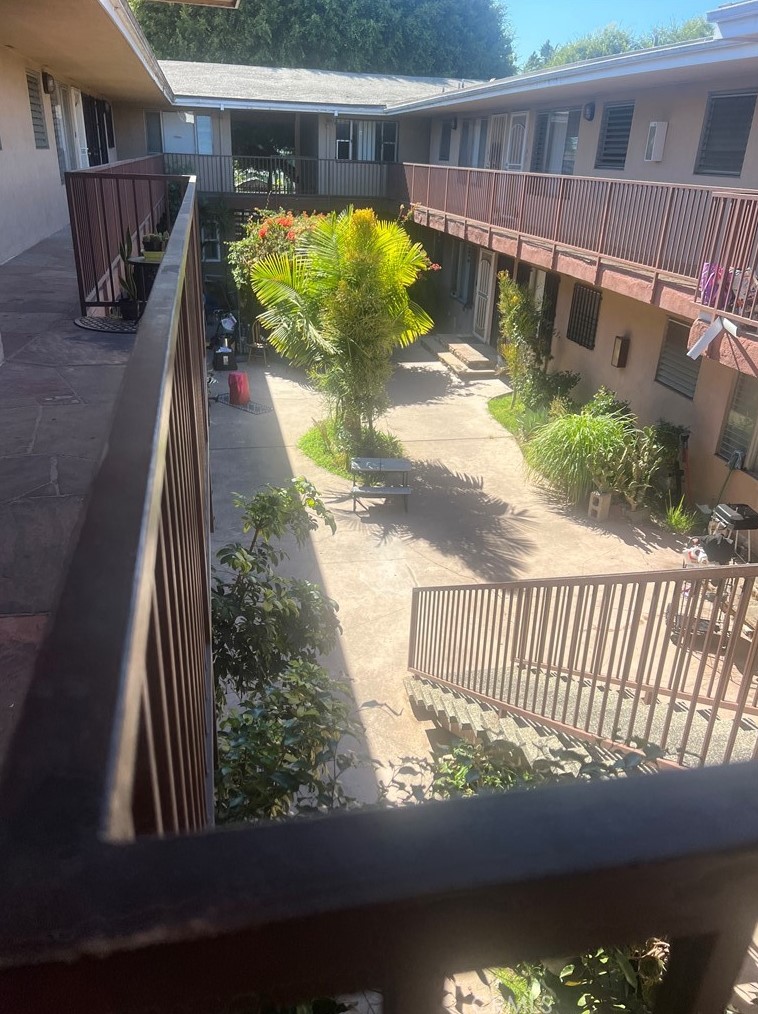 640 Elm Ave, Long Beach CA  90813-4400 exterior