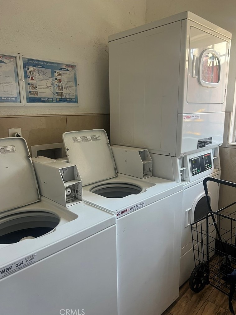 640 Elm Ave, Long Beach CA  90813-4400 exterior