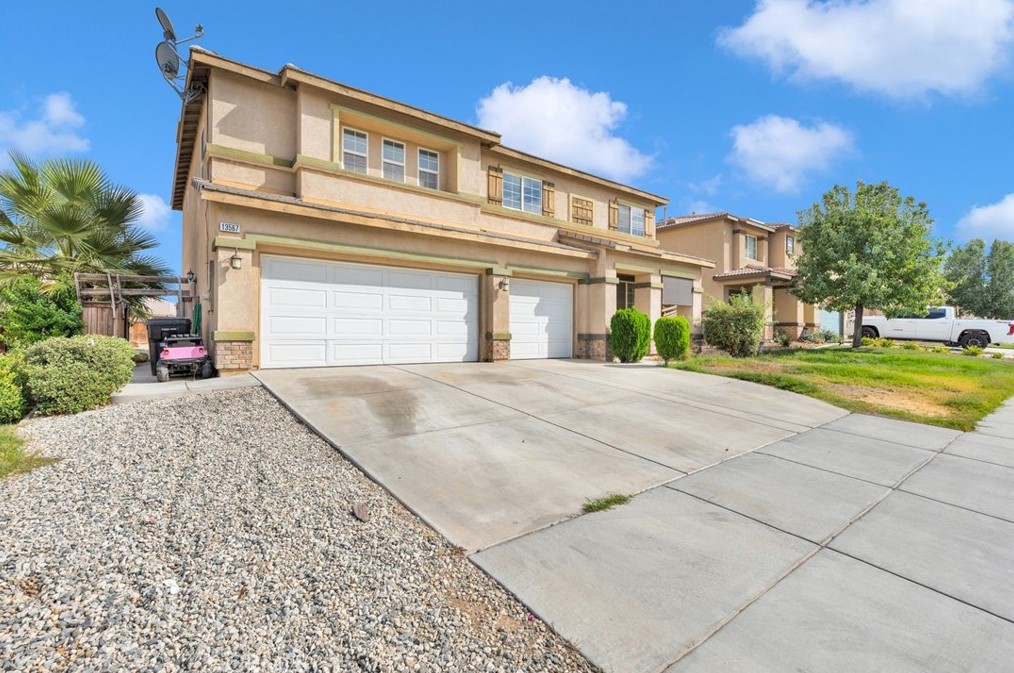 13567 Bentley St, Victorville, CA 92392-8368