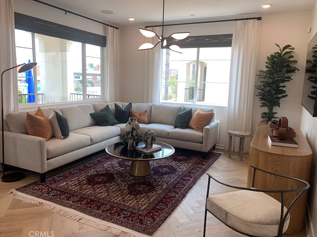 3665 Elm Ave, Long Beach, CA 90807