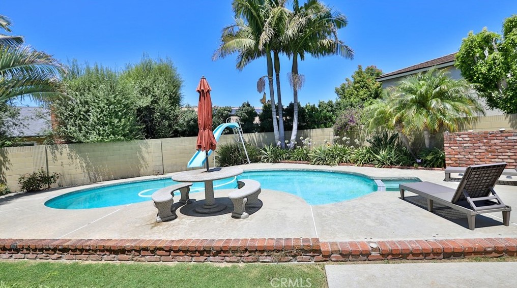 21372 Pensacola Cir, Huntington Beach, CA 92646