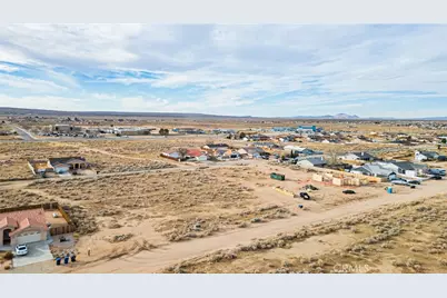 9768 Nipa Avenue, California City, CA 93505 - Photo 8