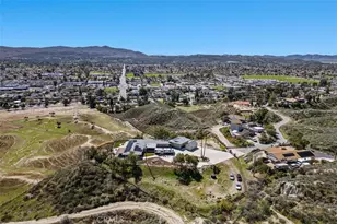 300 Anderson Dr, Hemet, CA 92544 - Photo 16