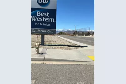 1 Amapola Avenue, California City, CA 93505 - Photo 8