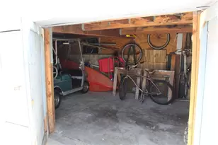 320 Metropole Ave, Avalon, CA 90704 - Photo 16