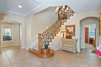 28 Malibu, Irvine, CA 92602 - Photo 8