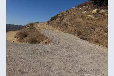 8 Thompson Avenue, Chatsworth, CA 91311 - Photo 14