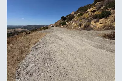 8 Thompson Avenue, Chatsworth, CA 91311 - Photo 10