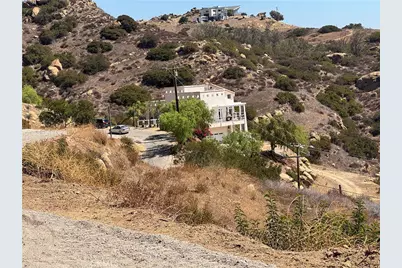 8 Thompson Avenue, Chatsworth, CA 91311 - Photo 4