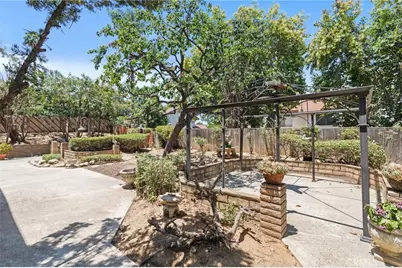 162 Lakeside Avenue, Redlands, CA 92373 - Photo 26