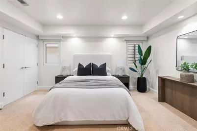 1554 E Oceanfront, Newport Beach, CA 92661 - Photo 18