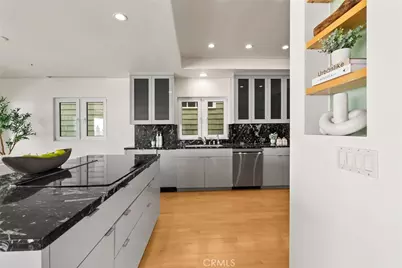 1554 E Oceanfront, Newport Beach, CA 92661 - Photo 10