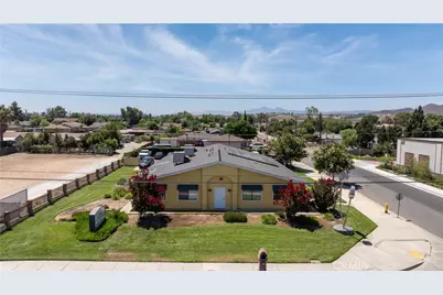 9240 Limonite Avenue, Jurupa Valley, CA 92509 - Photo 32