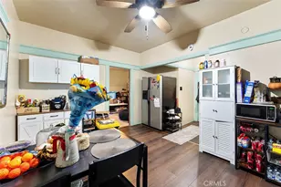 421 W 55th St, Los Angeles, CA 90037 - Photo 28