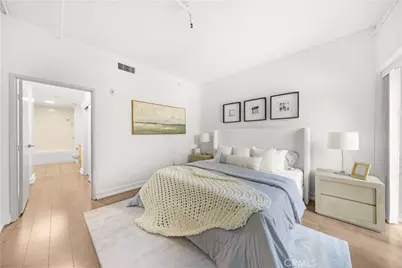 645 W 9th Street #303, Los Angeles, CA 90015 - Photo 8