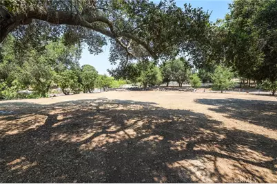 10880 Fox Springs Road, Murrieta, CA 92562 - Photo 36