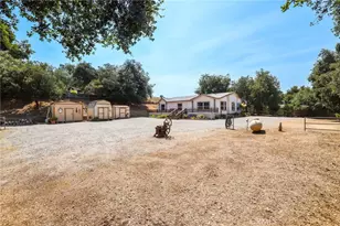 10880 Fox Springs Rd, Murrieta, CA 92562 - Photo 38