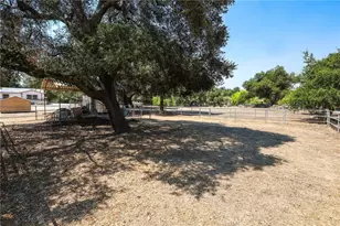 10880 Fox Springs Rd, Murrieta, CA 92562 - Photo 34