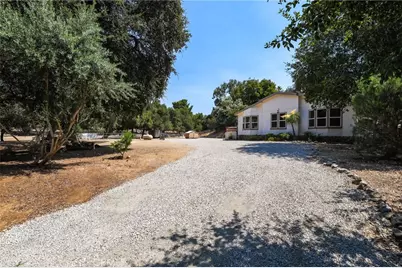 10880 Fox Springs Road, Murrieta, CA 92562 - Photo 30