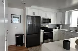4704 Seashore Dr, Newport Beach, CA 92663 - Photo 6