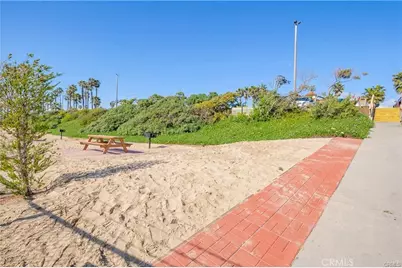 711 Pacific Coast #426, Huntington Beach, CA 92648 - Photo 24