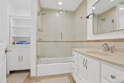 711 Pacific Coast #426, Huntington Beach, CA 92648 - Photo 18