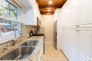 23804 Lakeview Dr, Crestline, CA 92325 - Photo 30