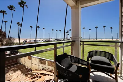 916 E Oceanfront, Newport Beach, CA 92661 - Photo 18