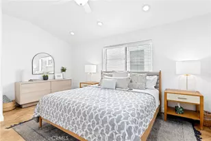 916 E Oceanfront, Newport Beach, CA 92661 - Photo 36